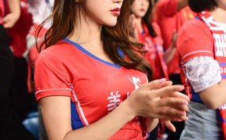 喜欢足球的重庆女生多吗，喜欢足球的重庆女生多吗知乎